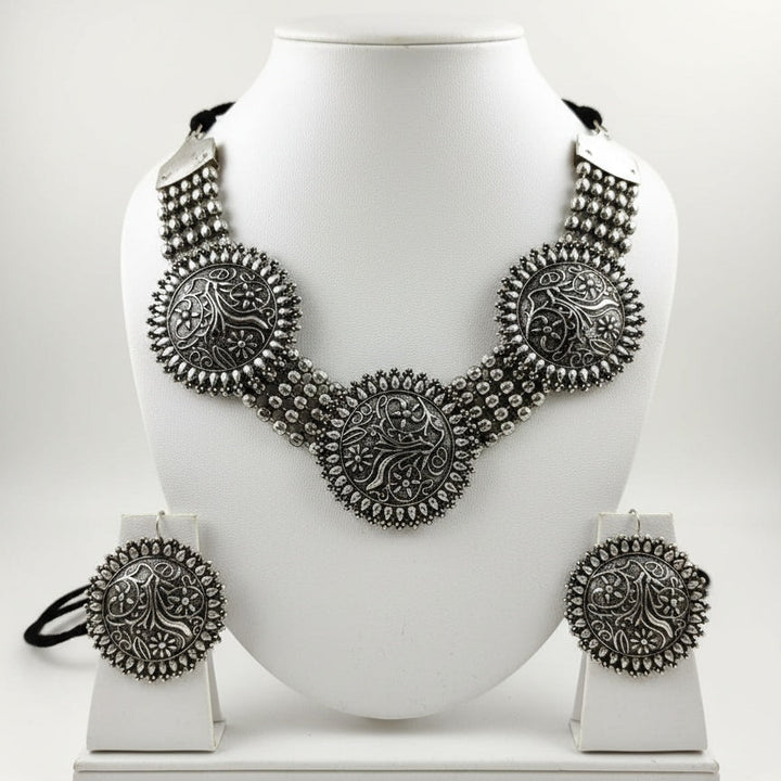 Delicate Silver Choker With Studs