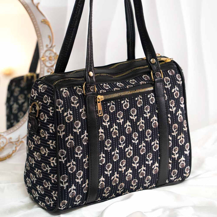 Large Capacity Black Travel Bag