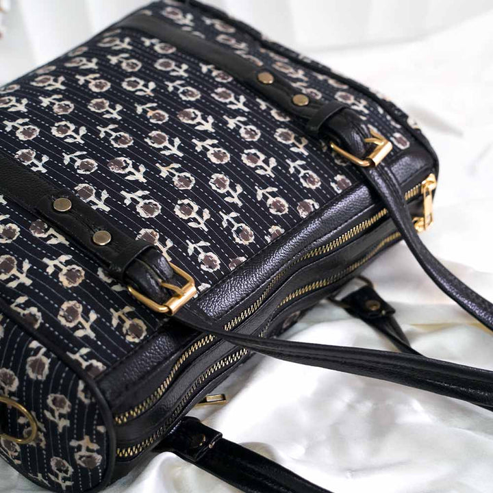 Large Capacity Black Travel Bag