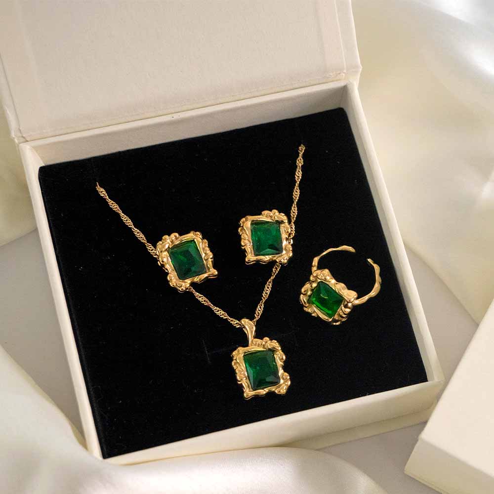 Emerald Essence Necklace Set Combo