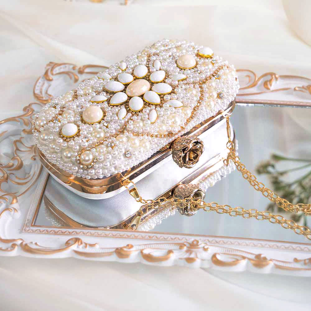 Jazzy Pearl Clutch Bag