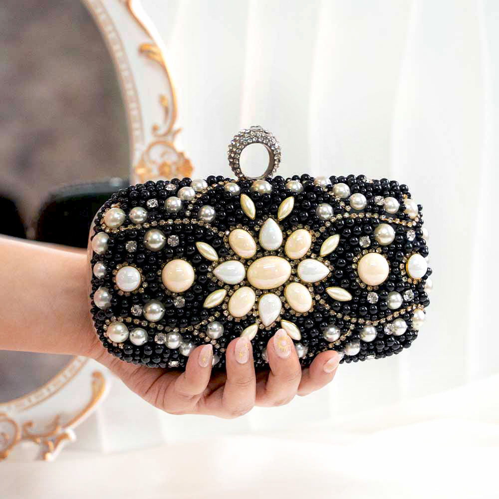 Jazzy Pearl Clutch Bag