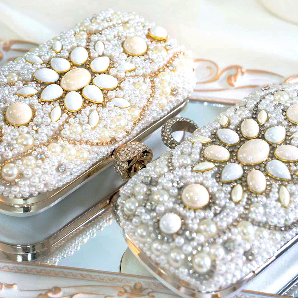 Jazzy Pearl Clutch Bag