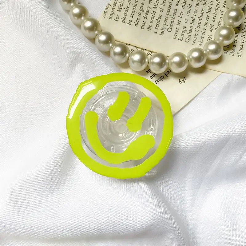 Smiley Art Pop Socket