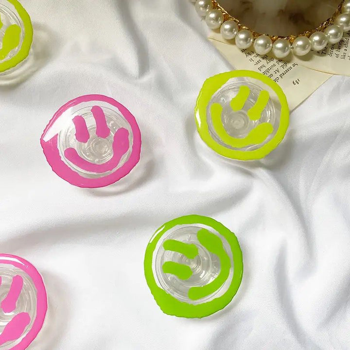 Smiley Art Pop Socket