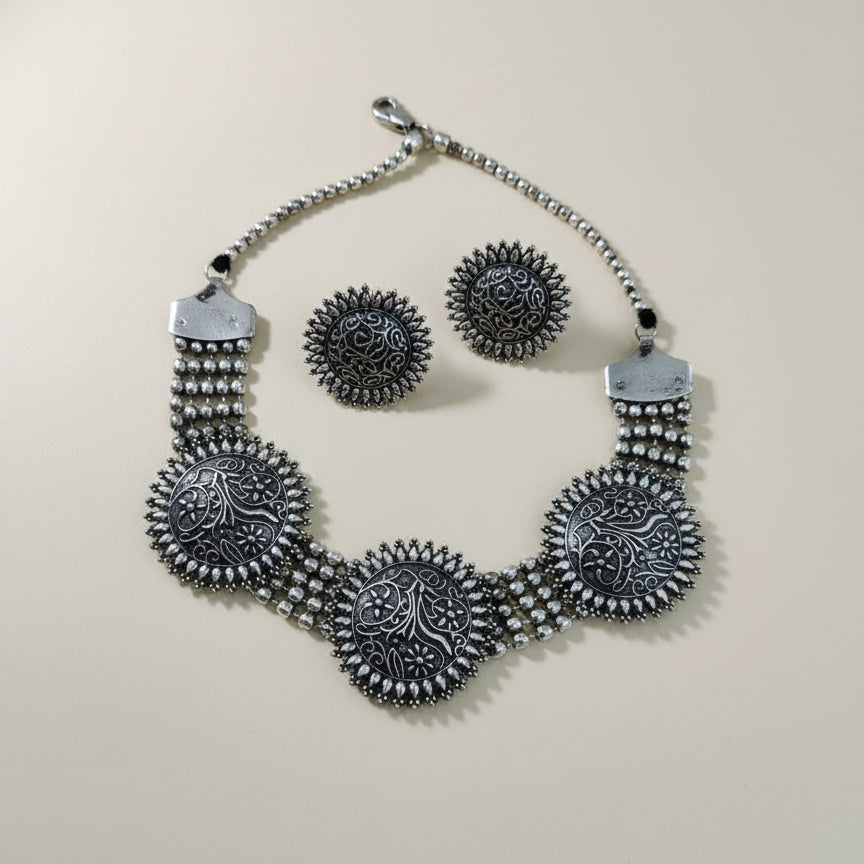 Delicate Silver Choker With Studs