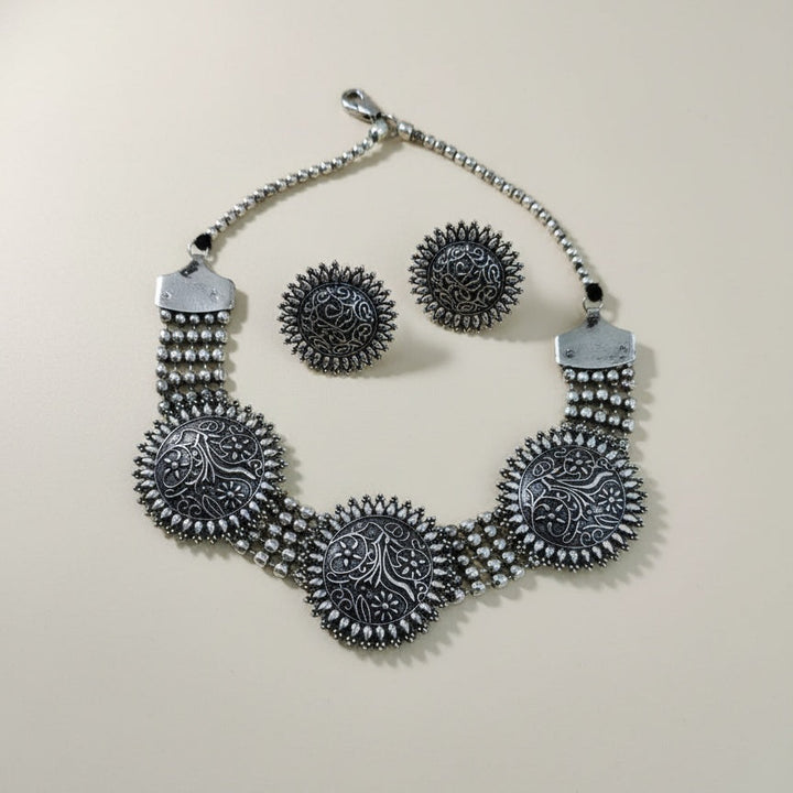 Delicate Silver Choker With Studs